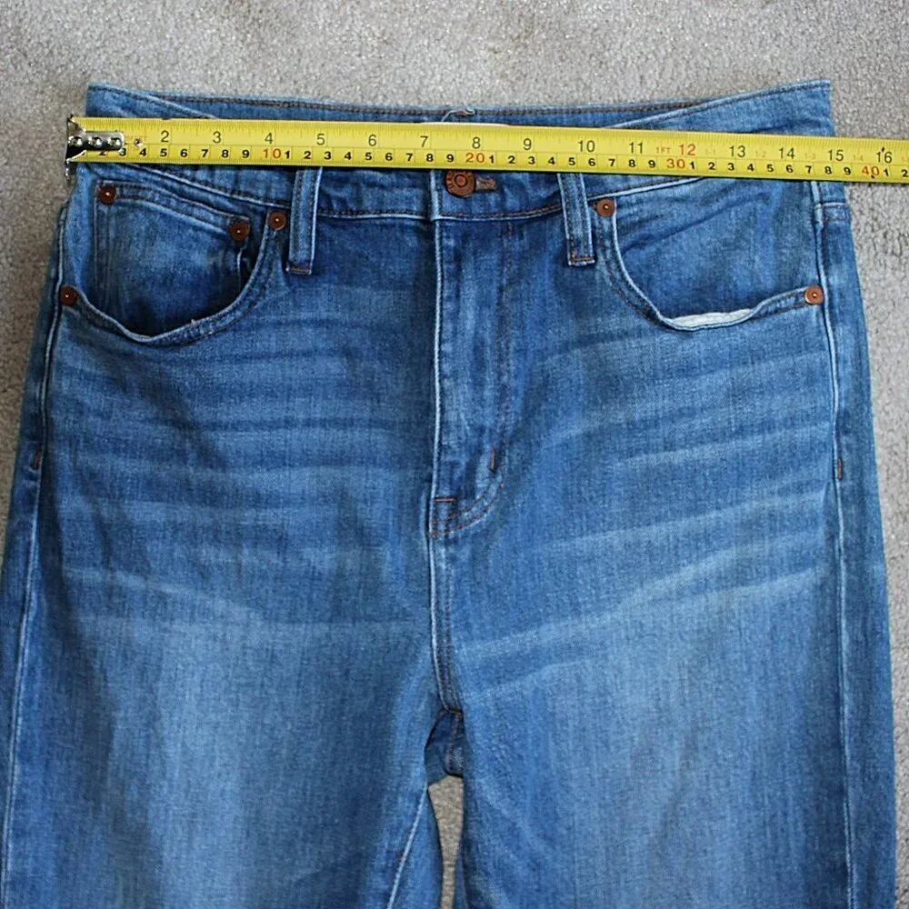 Madewell - High Rise, Slim Crop Boy Jean - Raw Hem Edition in Medium Wash, 27 - Picture 8 of 10